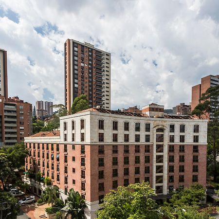 Hotel Park10 Medellin Bagian luar foto Residential buildings in Chapinero