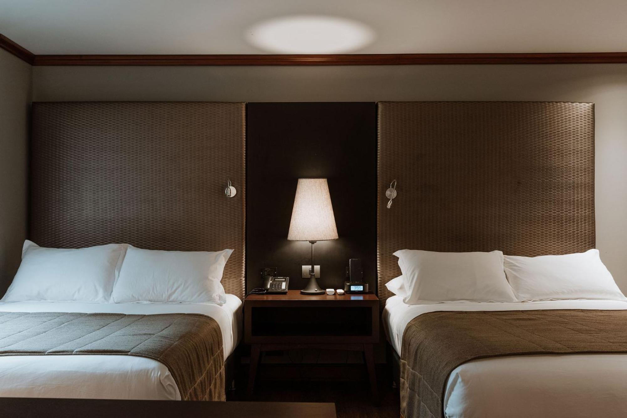 Hotel Park10 Medellin Bagian luar foto A room at the hotel